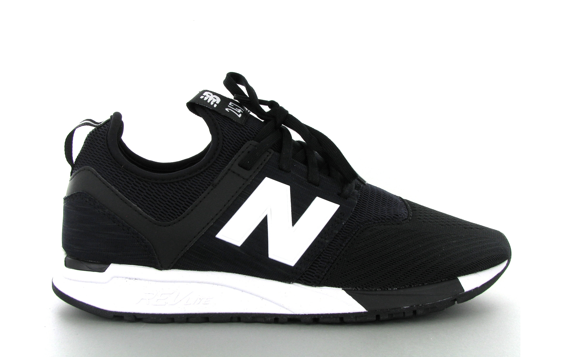 new balance 247 trainers in black mrl247ck