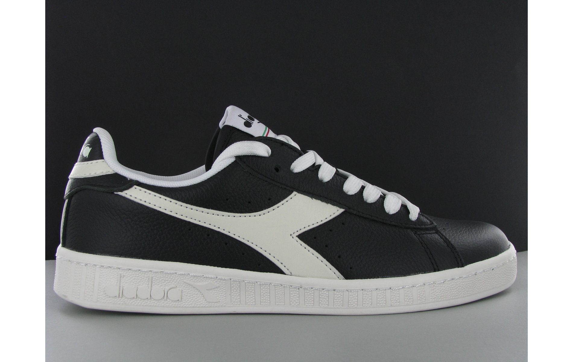 diadora l low waxed