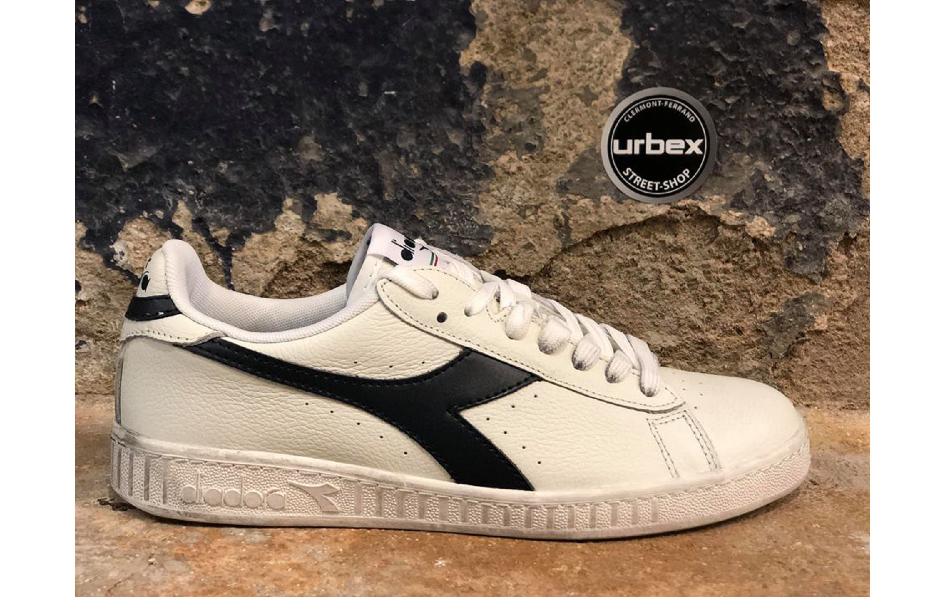 diadora l low waxed