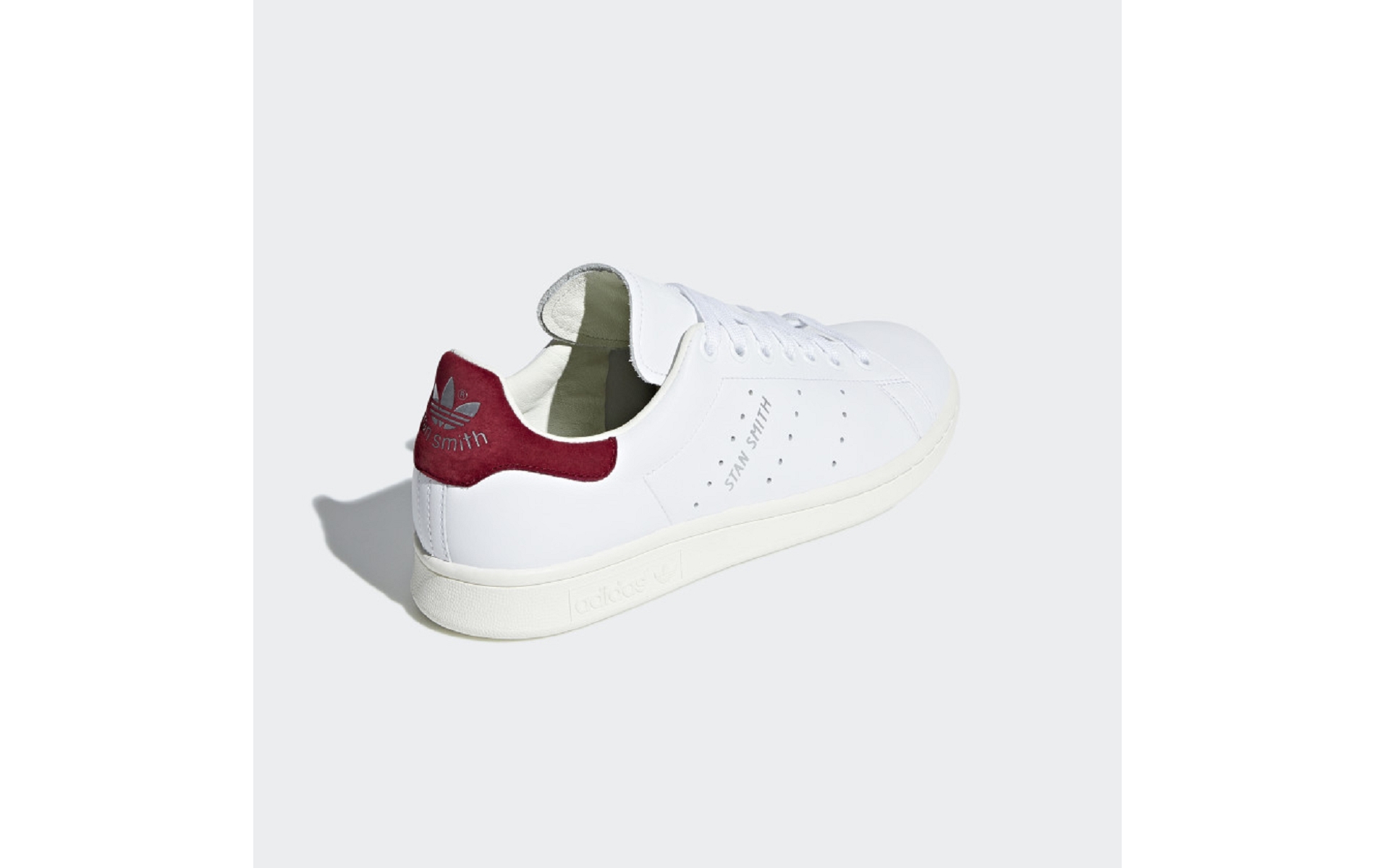aq0887 adidas