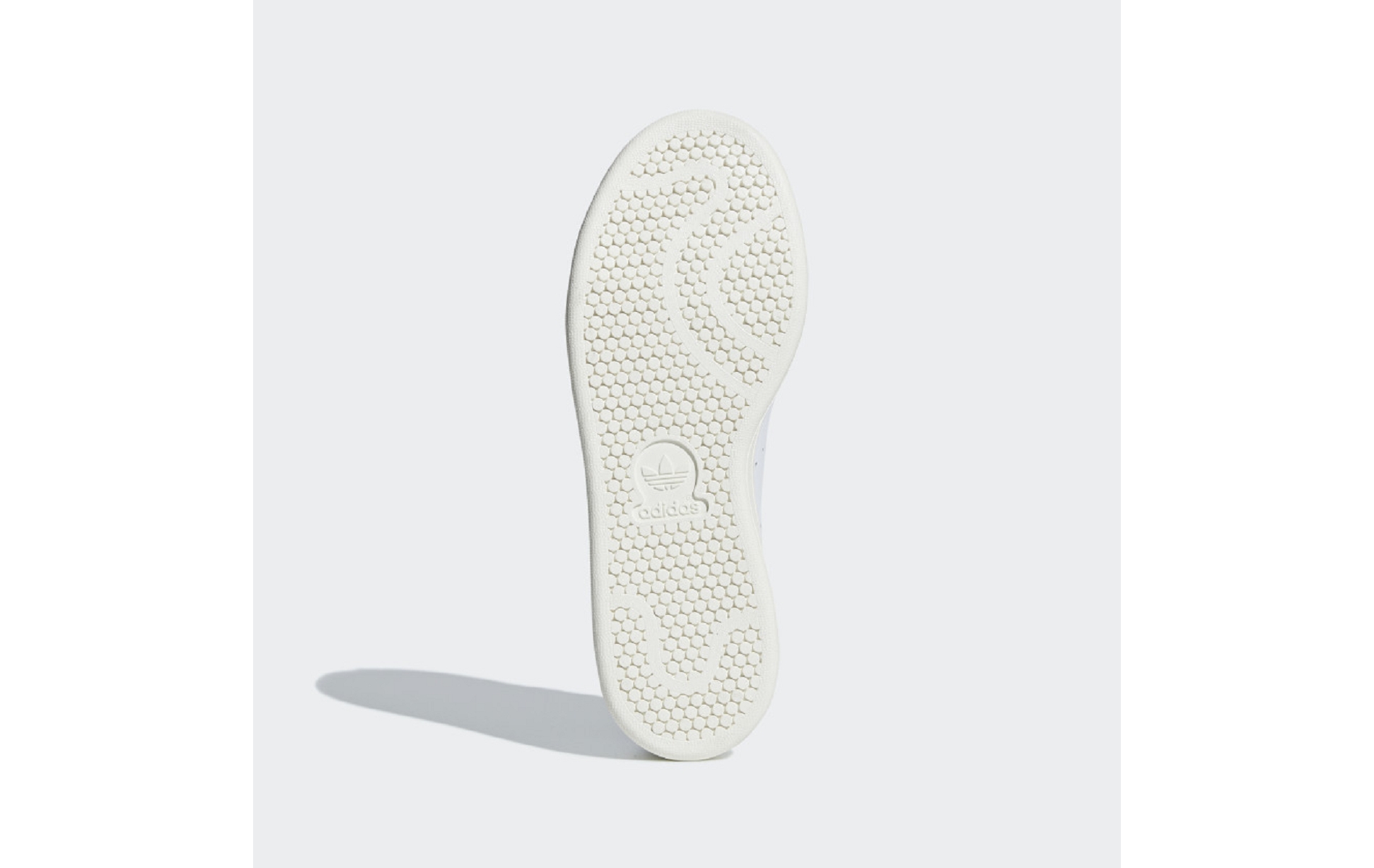 aq0887 adidas