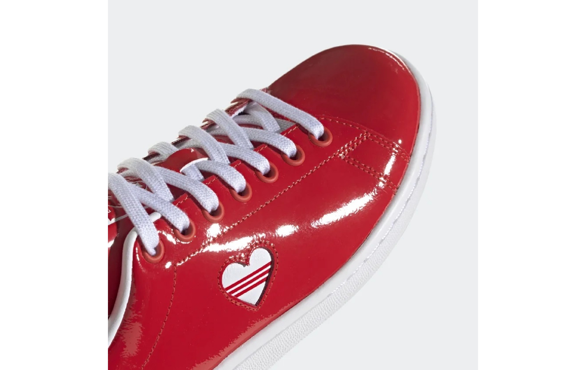 stan smith vernis rouge